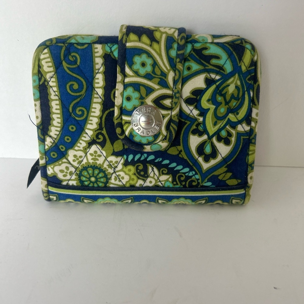 Vera Bradley Snappy Compact Wallet‎ Floral Blue Green and White EUC